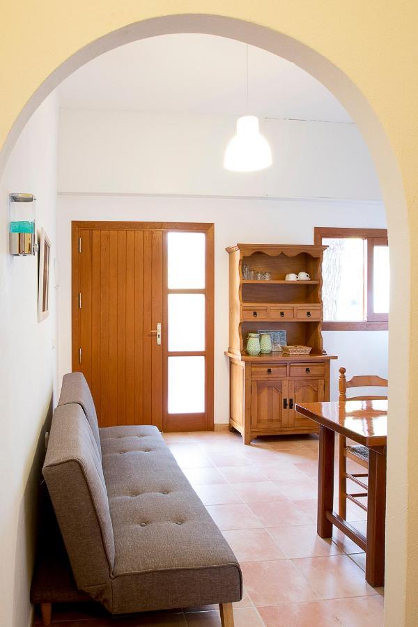 Apartamentos Molina 9-10-11 Es Calo  Exterior photo